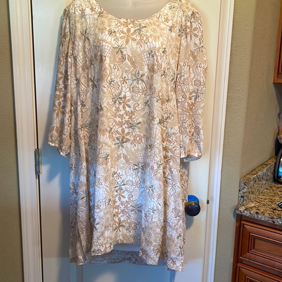 Dresses & Skirts - Womens mini dress with gold threading XL. NWT